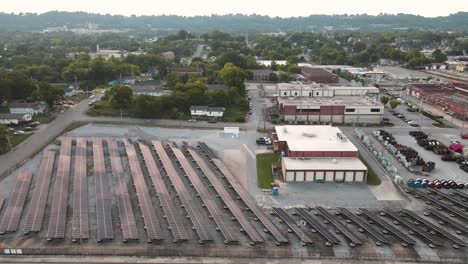 vista aérea de una granja solar cerca de chattanooga, tn