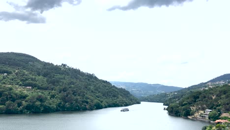 Boat-Trip-On-The-Douro-River-River-In-Porto,-Portugal