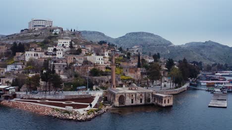 Vista-Aérea-De-La-Ciudad-De-Halfeti