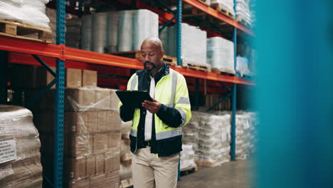 warehouse workers inspecting inventory
