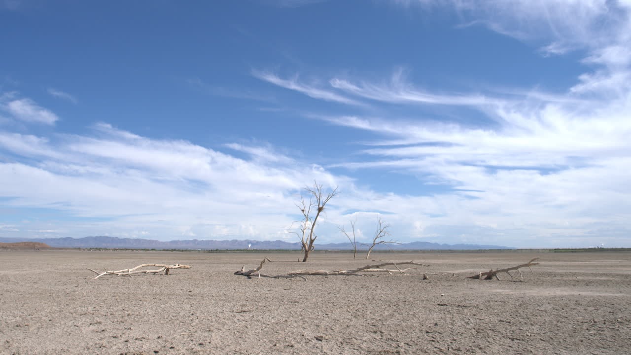 puerto deportivo de red hill en el mar de salton, california