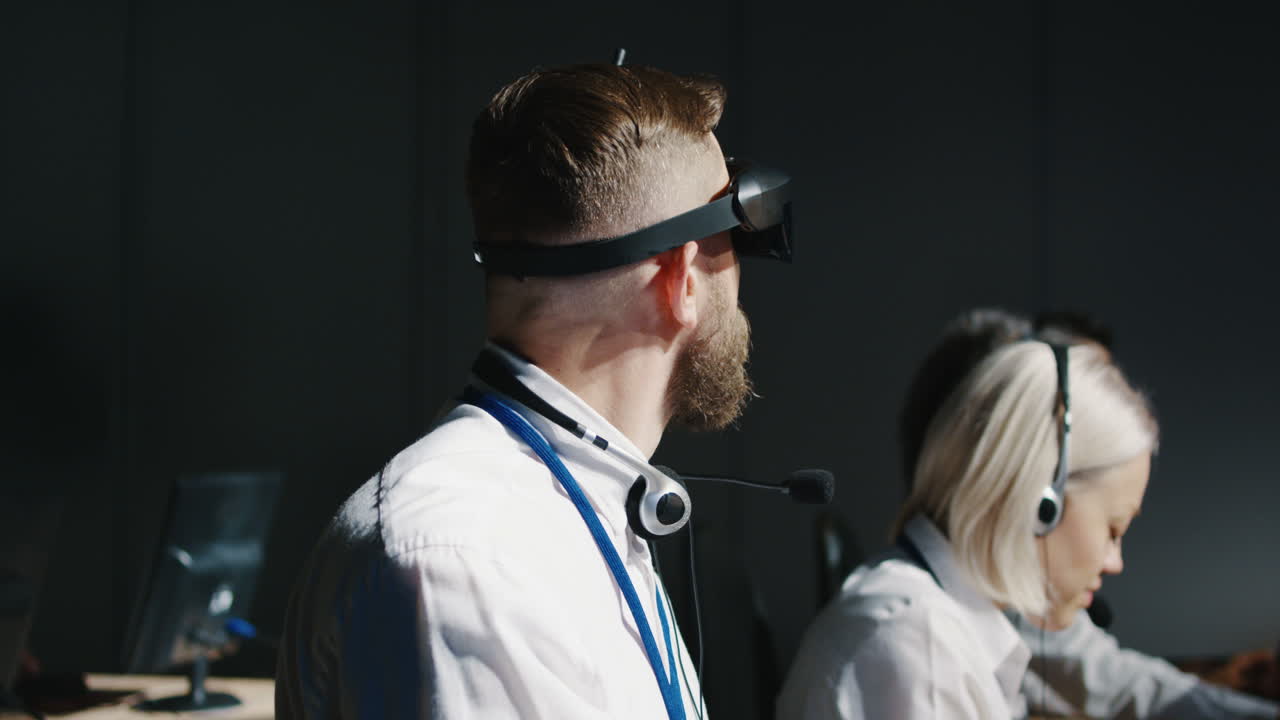 VR Headset-Equipped Call Center Team