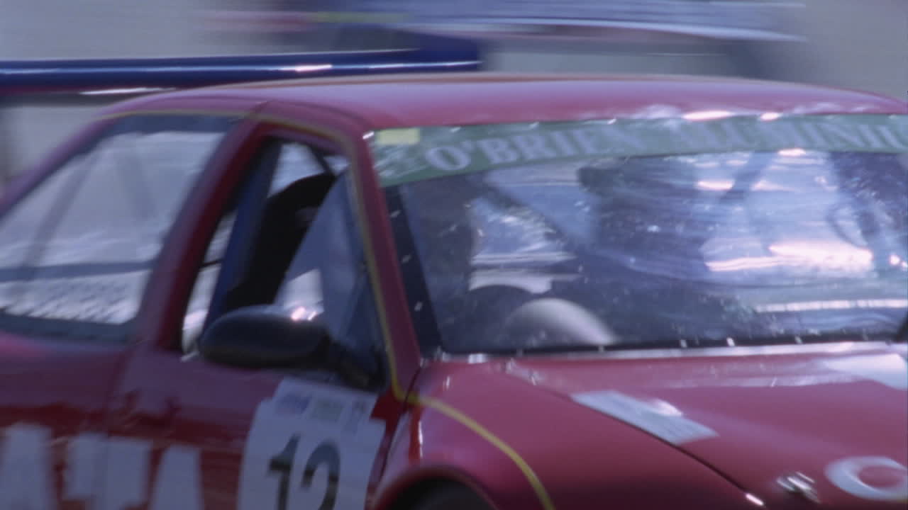 гоночные автомобили на треке