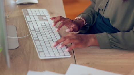 Teclado-De-Computadora,-Mecanografía-Y-Manos-De-Mujer