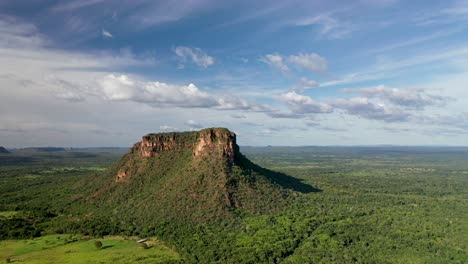 morro do chapéu, tourist attraction of the chapada das mesas region, in the city of carolina, state of maranhão, brazil