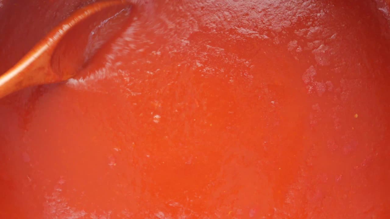 Preparazione della salsa di pomodoro