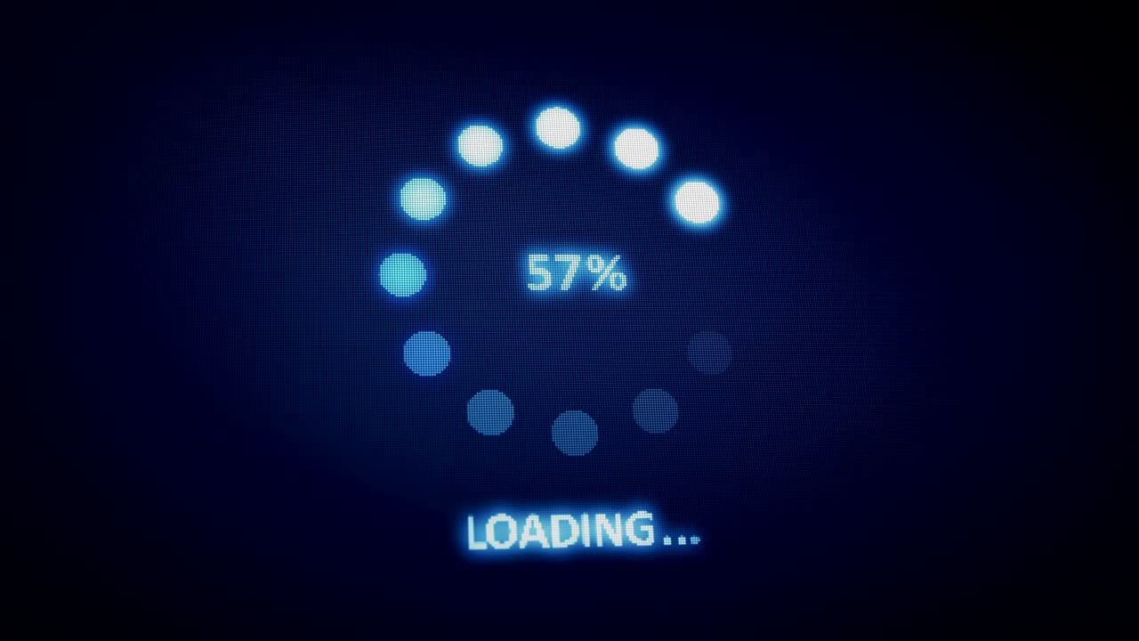 Circle Loading Process to Complete Blue Screen - 4K Resolution