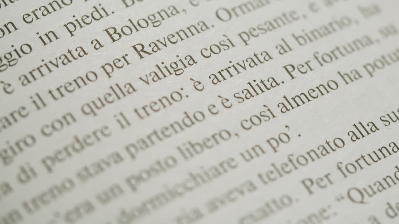 Close-up of Italian text on a book page