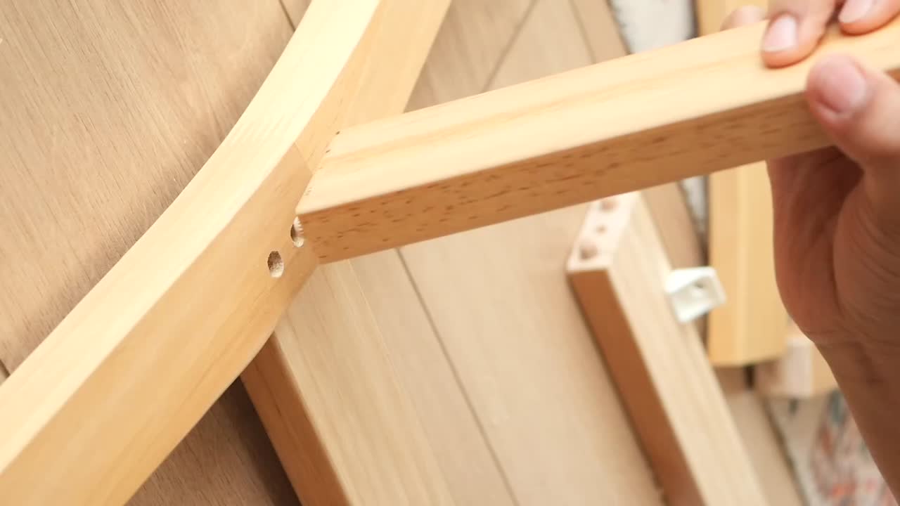 Montaggio mobili in legno