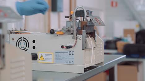 maquina automatica para cortar elasticos para mascarillas