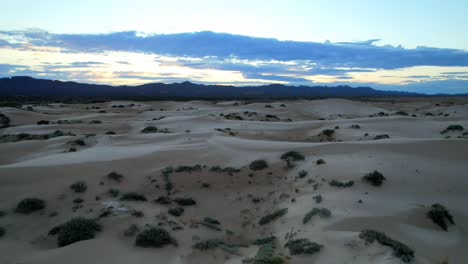 Sombras-Y-Formas-En-El-Desierto.