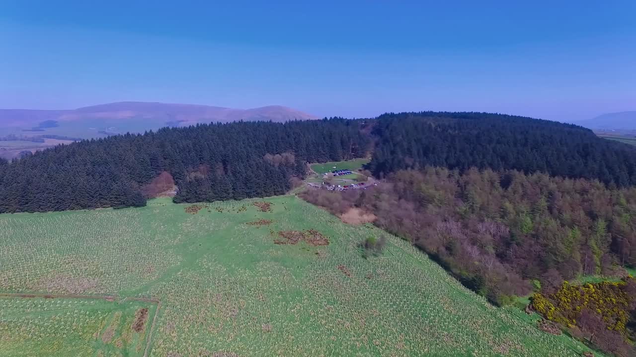 Slow flight toward a hill top from high to low and slow.