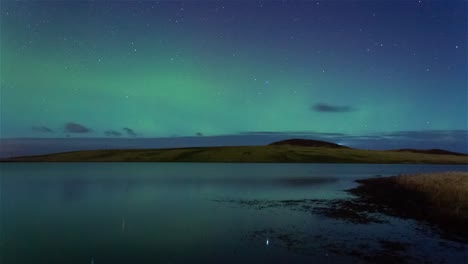 Time-Lapse,-Northern-Lights-Above-Lagoon-on-Isle-of-Lewis,-Scotland