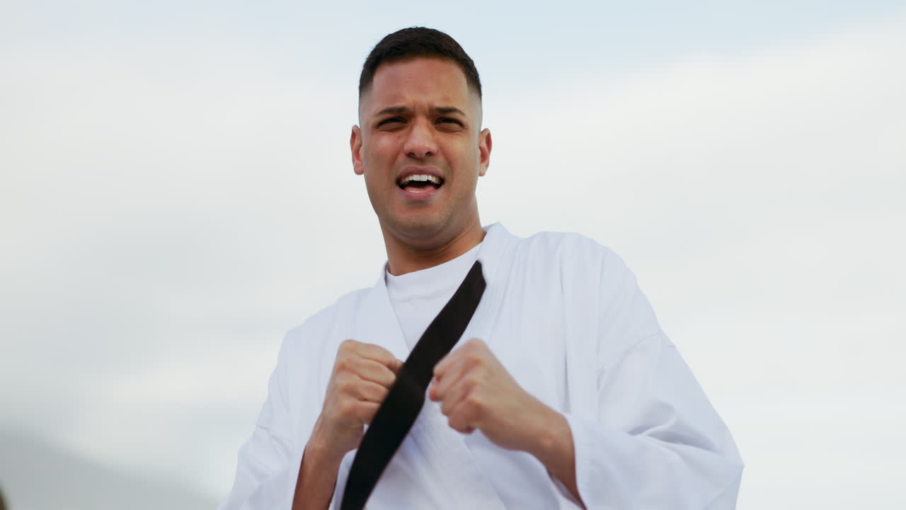 카라테, 남자 및  야외 훈련