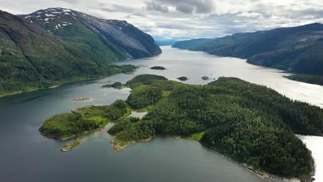 Imágenes-Aéreas-Hermosa-Naturaleza-Noruega