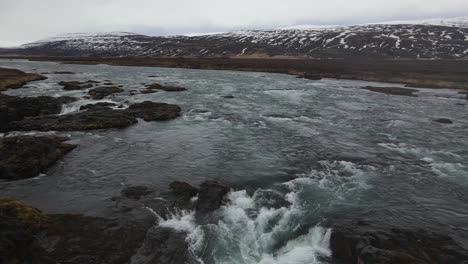 Islandia-Kirkjufell-Imágenes-Aéreas-De-Drones