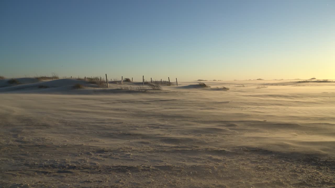 노스캐롤라이나 주 에메랄드 섬의 모래사장