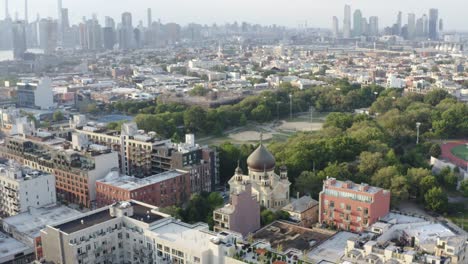 fotografía de un avión no tripulado de una mezquita musulmana en brooklyn 4k aérea