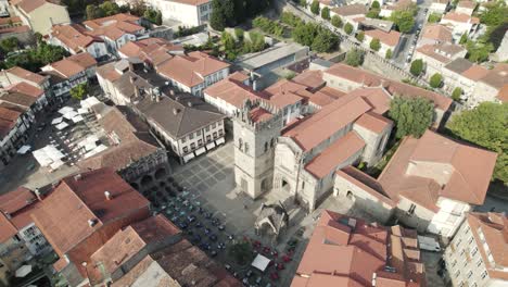 Vista-Aérea-De-La-Plaza-Oliveira-En-Guimaraes,-Portugal