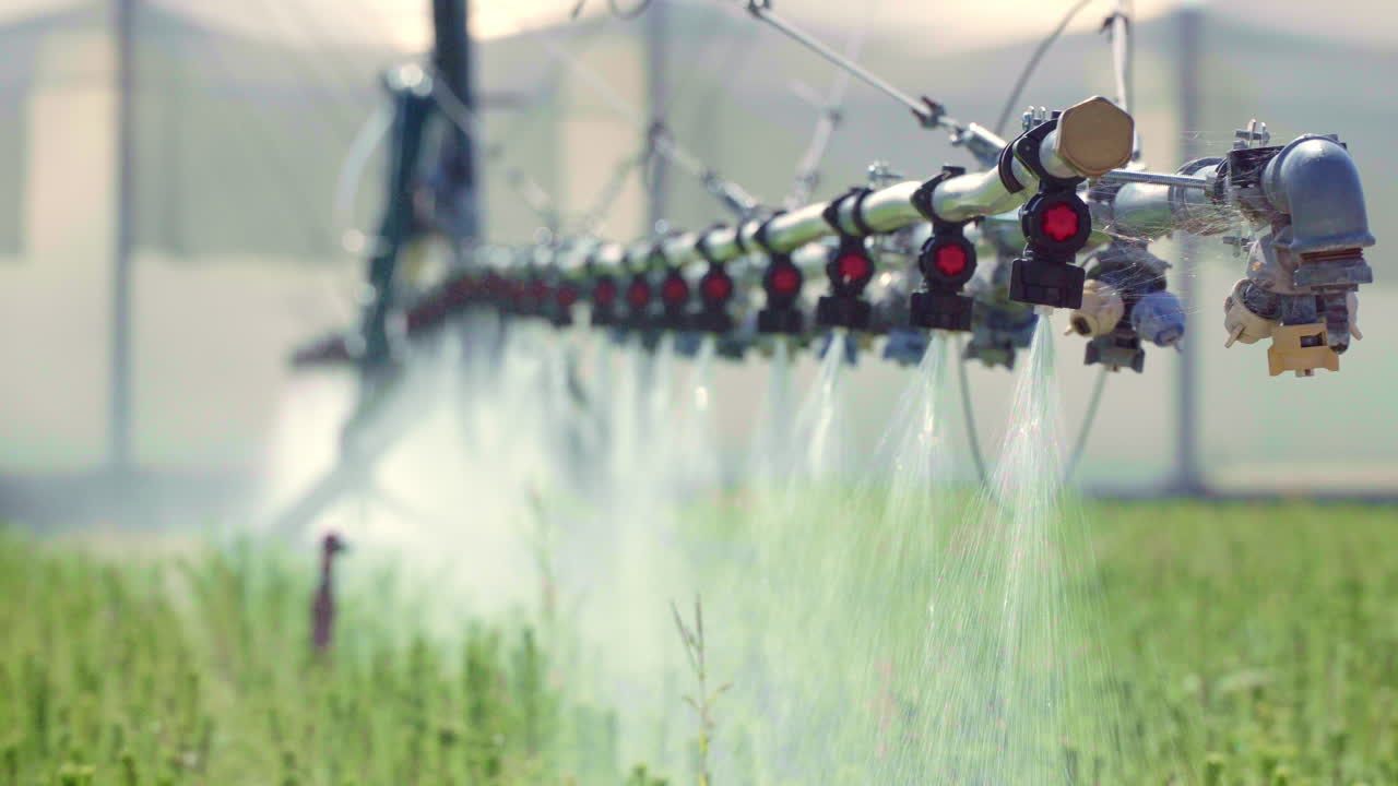 equipo para el riego del paisaje. sistema de riego automático para invernaderos