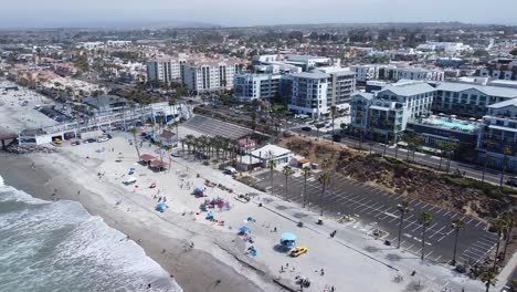 panning to oceanside pier to the left