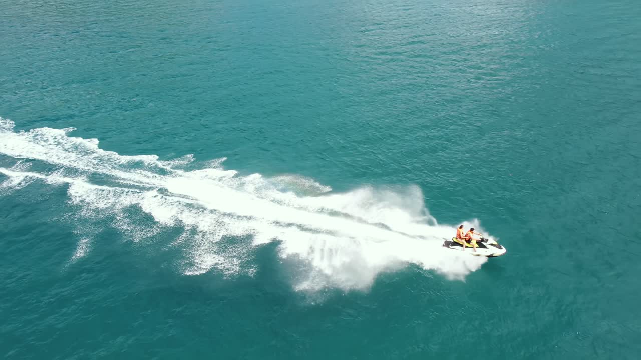 무인 항공기 촬영, 고객은 세이셸 마헤 섬의 보 발론 비치에서 제트 스카이를 임대했습니다.