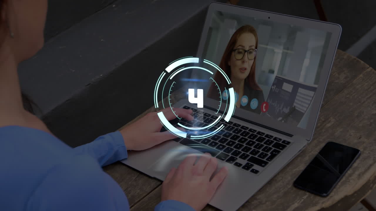 animación de cuenta atrás sobre una mujer de negocios caucásica haciendo una videollamada con un colega