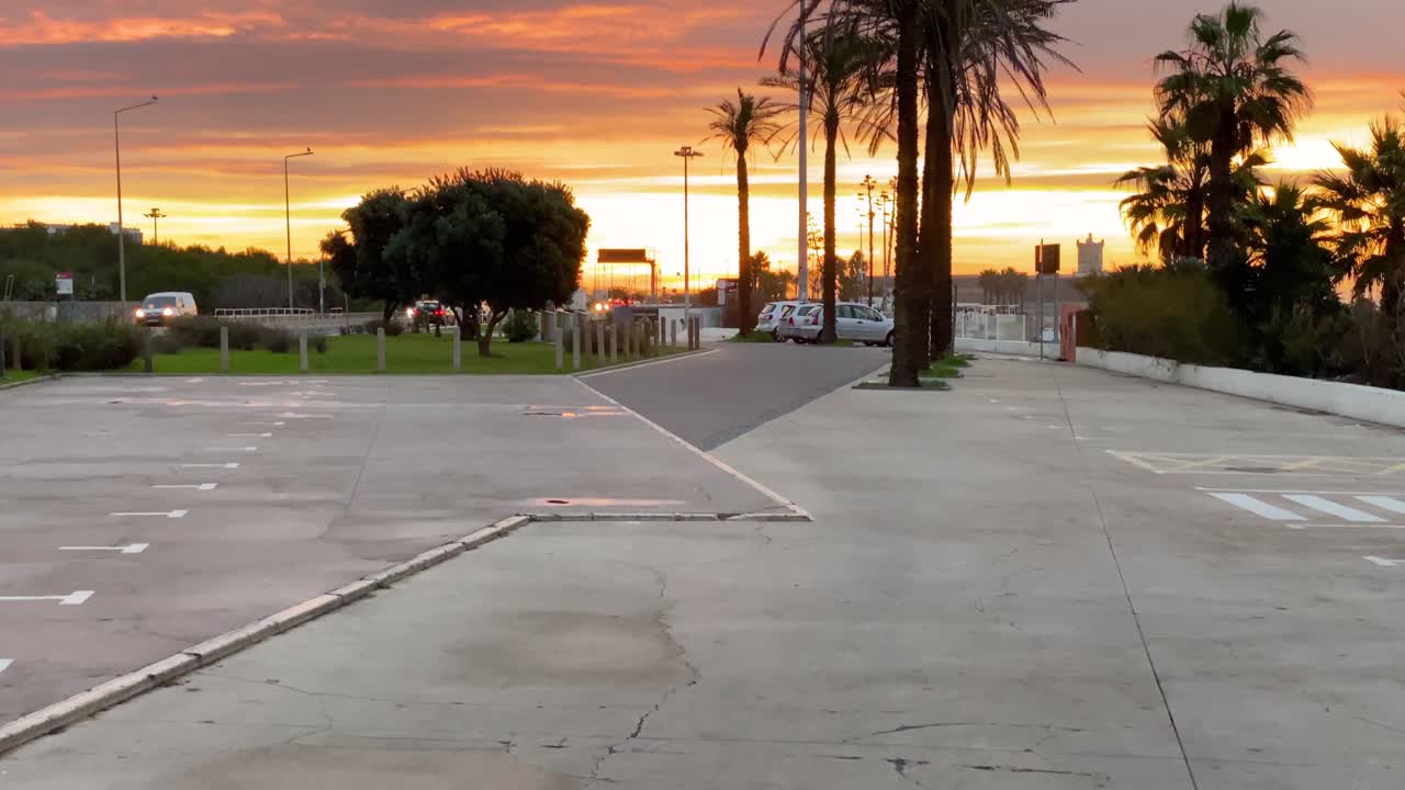 paysage de beauté avec lever de soleil sur la ville, 4k