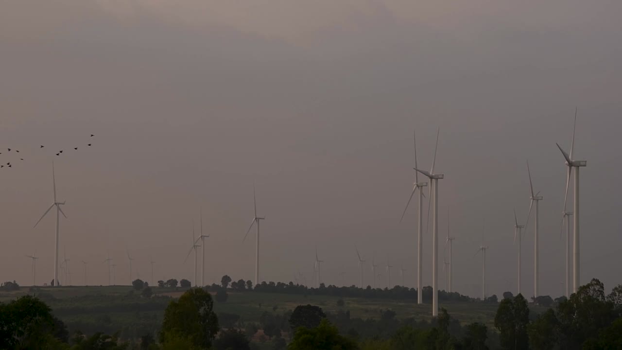 풍력 터빈은 태국과 동남아시아 본토를 위한 청정 대체 에너지 옵션입니다.