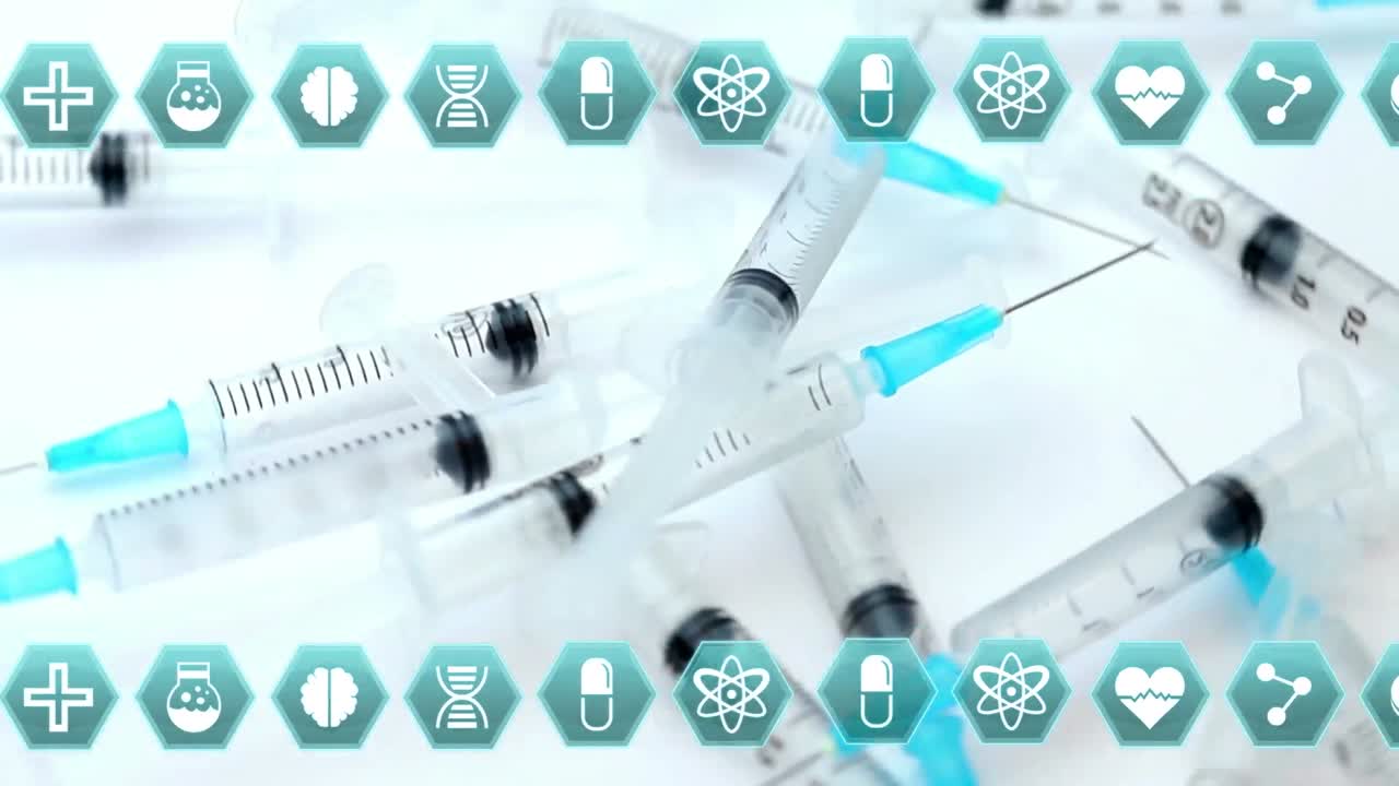 ⁇ 색 바탕에 놓인 여러 개의 주사기 위에 끊김 없는 패턴으로 여러 개의 의료 아이콘이 있습니다.