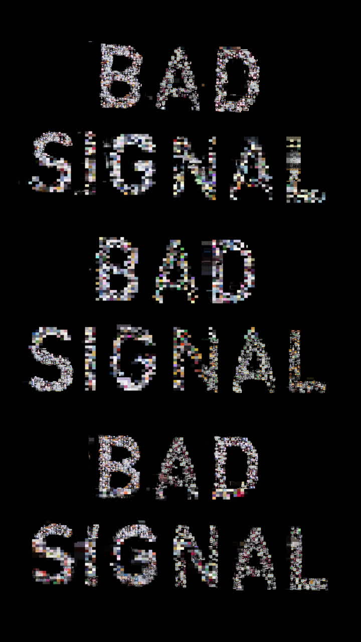 las palabras mala señal hecha de cientos de videos de cambiar televisores antiguos en vertical