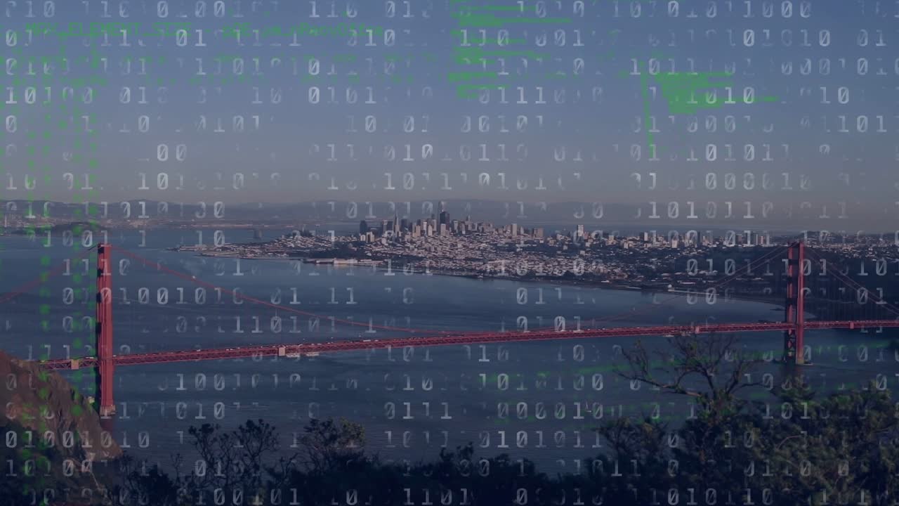 Flusso di dati che inizia con cifre binarie sovrapposte a un ponte sospeso rosso e uno skyline, con dati di mappatura dinamici.