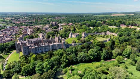 Aerial-drone-footage-of-Arundel,-Sussex-England