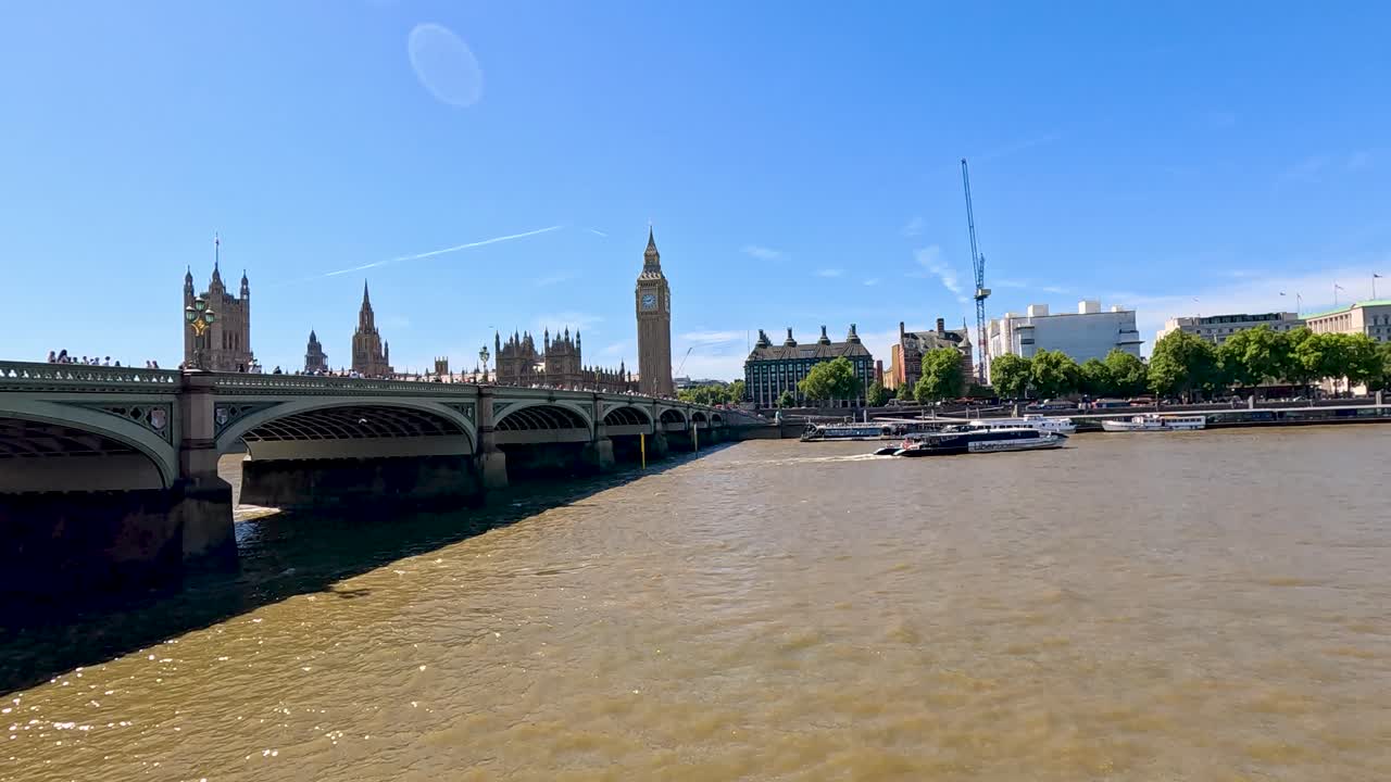 빅 벤과 테임즈 강의 경치