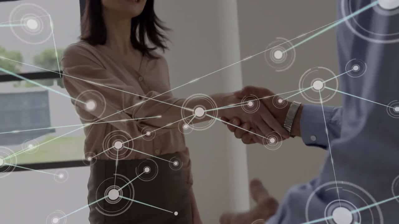 animación de una red de conexiones a través de un apretón de manos de un empresario