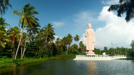 gran estatua de buda en sri lanka