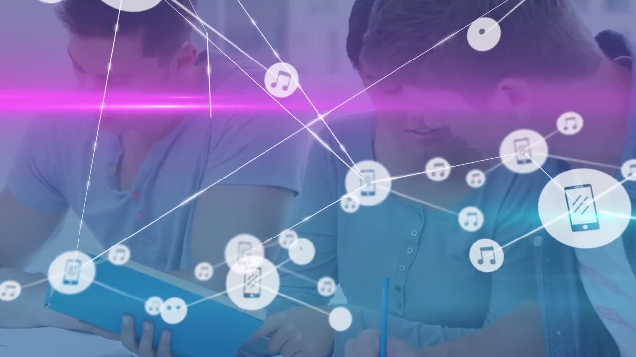 전화 및 음악 아이콘의 애니메이션이 카우카스 동료들이 아이디어를 논의하는 선과 연결됩니다.