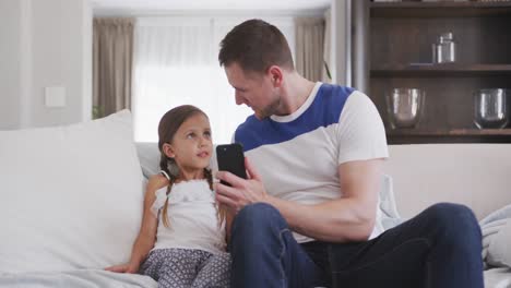 Padre-E-Hija-Pasando-Tiempo-Juntos