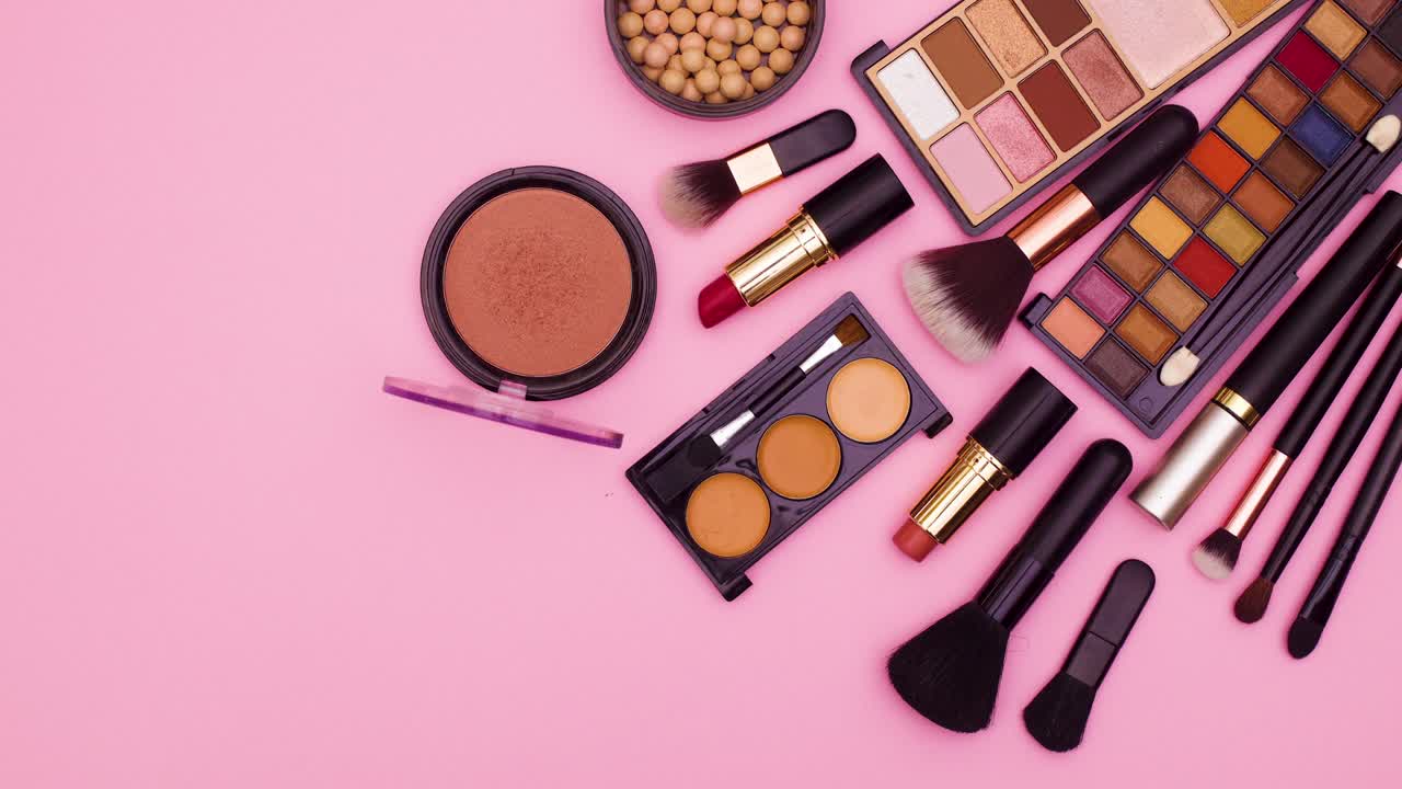 Make up products appear on right corner of pink theme. Stop motion