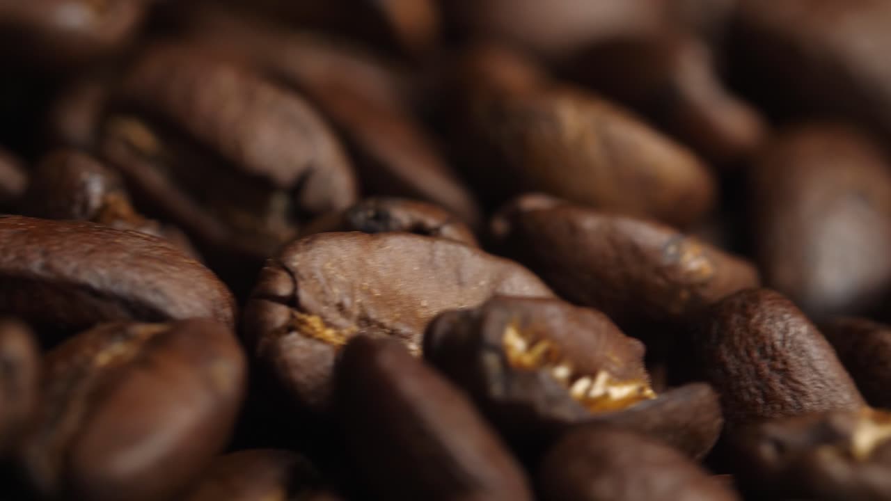 Roasted Coffee Beans, Video In 4K, 50Fps