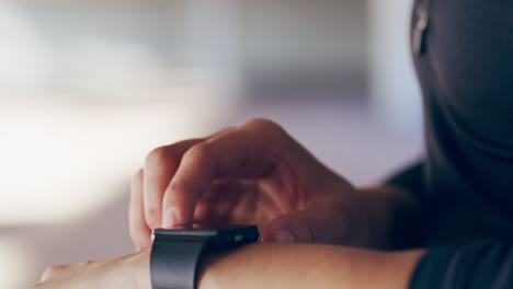 tracking her workout with technology