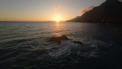 Wunderschöner-Sonnenuntergang-Auf-Madeira-Am-Ponta-Do-Sol