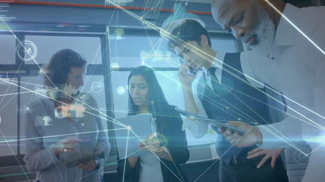 animación de la red de conexiones entre diversas personas de negocios en la oficina