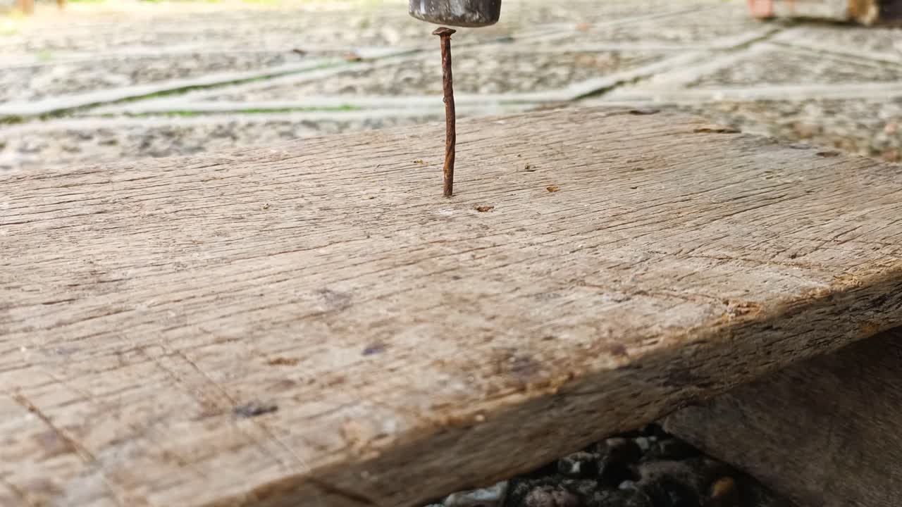 목재를 못 는 가까운 시각