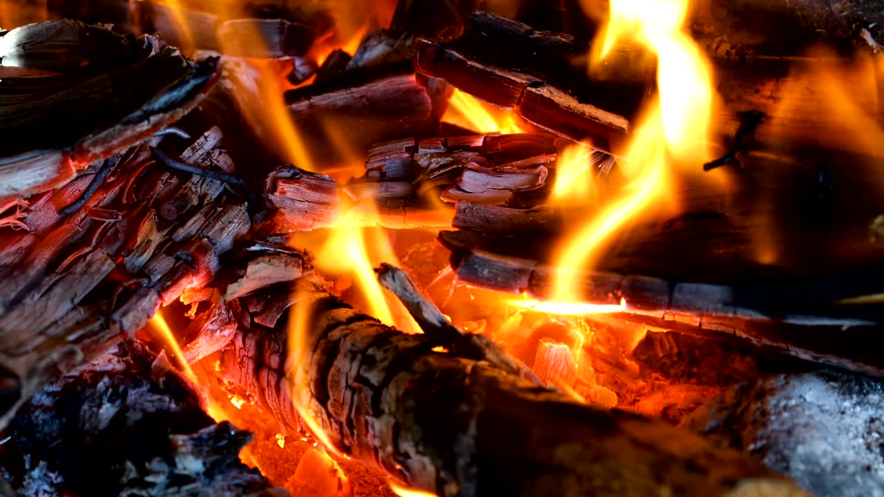 검은 바탕에 불의 불꽃