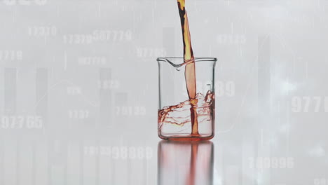 animación del procesamiento de datos sobre el vaso