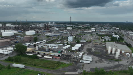 industrial zone montreal - oil and gas production