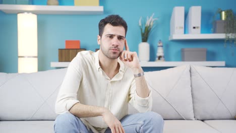 Young-man-with-anxiety-disorder-in-a-thoughtful-state.