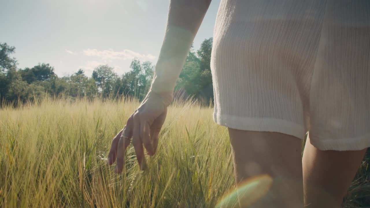 해변에 발을 고