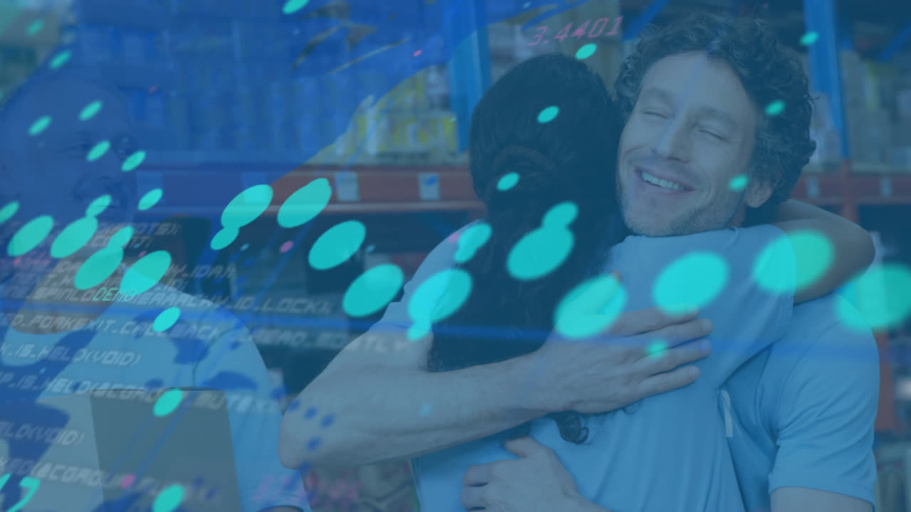 두 명의 다양한 창고 노동자에 대한 금융 데이터 처리의 애니메이션